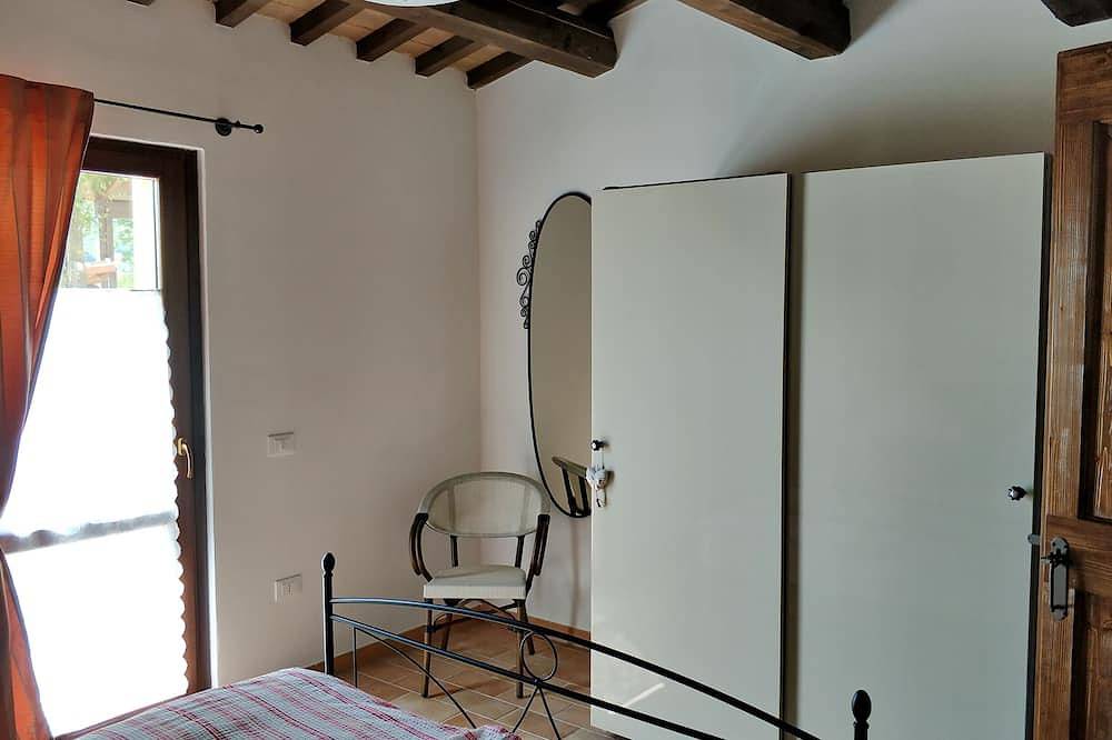 Appartement entier, Charmante maison de campagne récemment rénovée dans les Marches in Pergola, Valle del Metauro