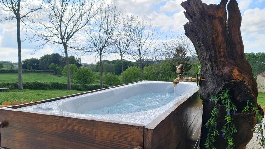 Casa rural para 3 personas, con piscina además de vistas y jardín, Se admiten mascotas en Silleda - 2