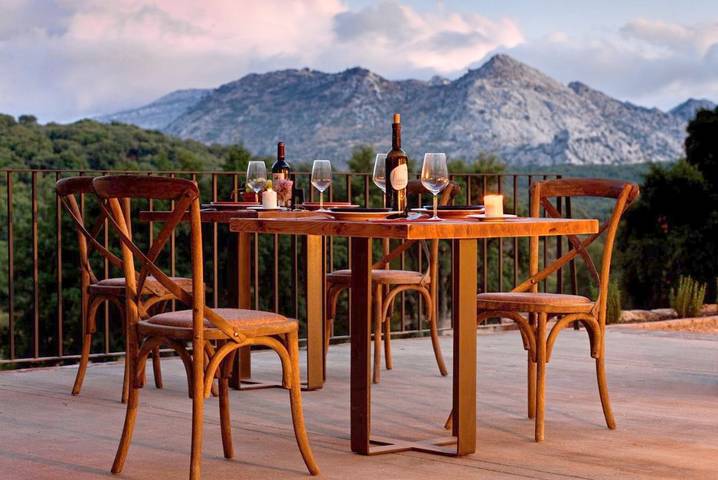 Location de vacances pour 2 personnes, avec jardin ainsi que piscine et terrasse, animaux acceptés à Grazalema - 2