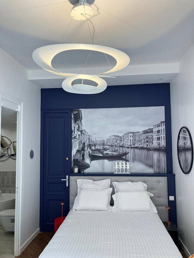 Double Room with Private Bathroom in La Rochelle, Région de La Rochelle
