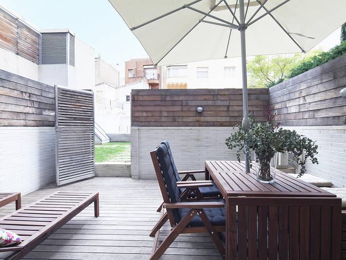Vakantieappartement voor 8 personen, with Balkon and Terras as well as Zwembad in Barcelona
