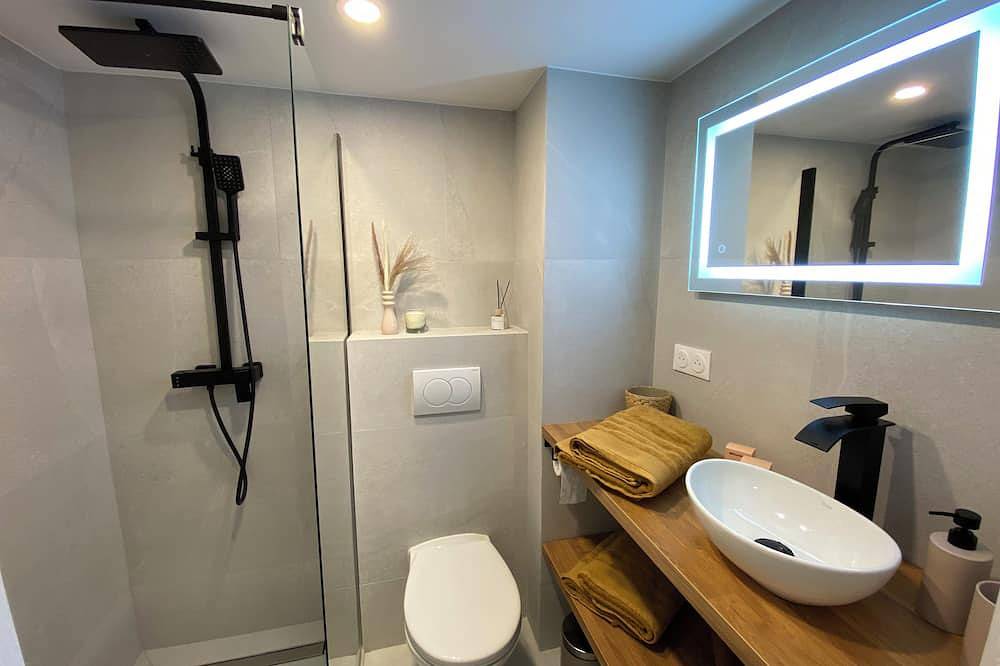 Ganze Wohnung, 5 min to Beach – 15 min to Monaco Grand Prix- Cozy Studio with Mezzanine in Cap-d'Ail, Nizza und Umgebung