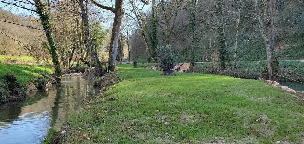 Location de vacances pour 4 personnes, avec vue sur le lac ainsi que vue et jardin, animaux acceptés à Causse-et-Diège - 4