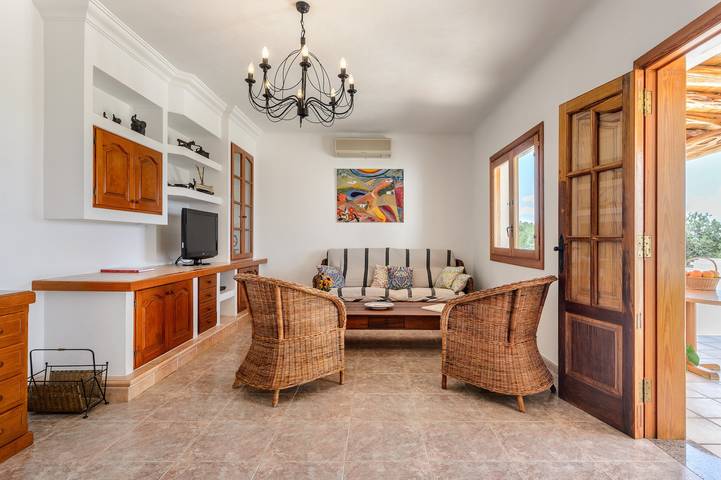 Villa con aire acondicionado, piscina, terraza y Wi-Fi in San Lorenzo de Balafia, San Juan Bautista