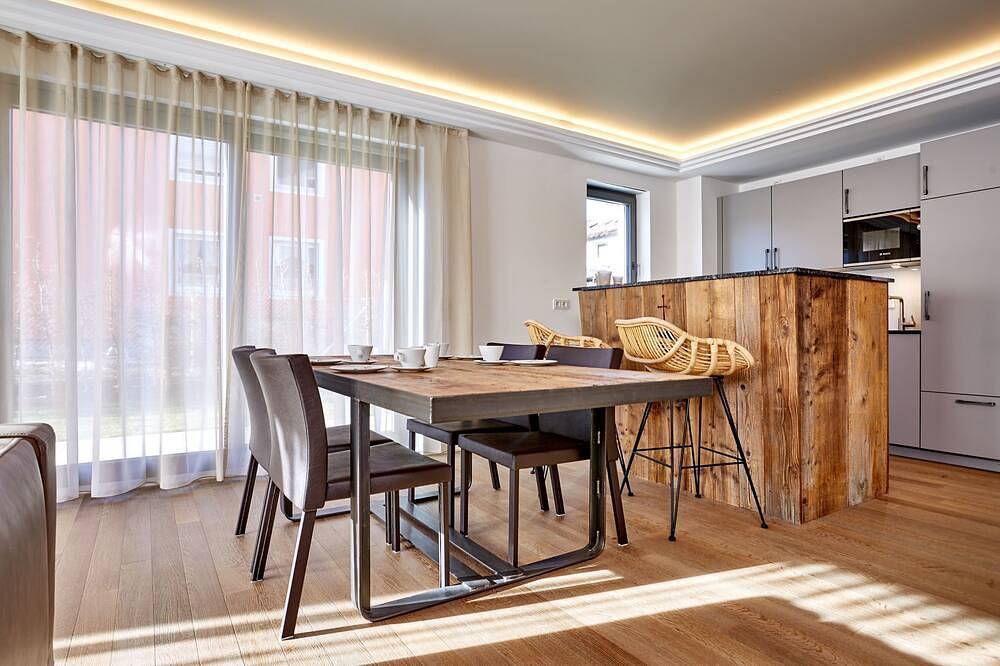 Ganze Wohnung, Modern mit Tradition in Murnau/  m. gr. Südterr./ Garten, Bbq, Wifi, Sauna Haus! in Murnau am Staffelsee, Das Blaue Land