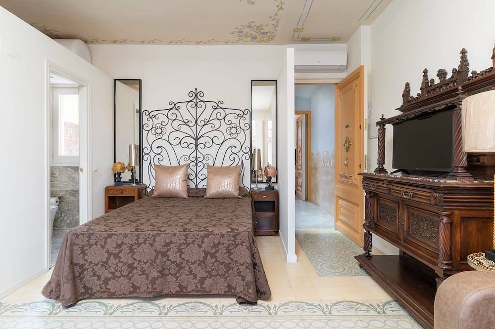 Beautiful accomodation next to the sundy beach,  40 km from Barcelona in Canet de Mar, Costa del Maresme