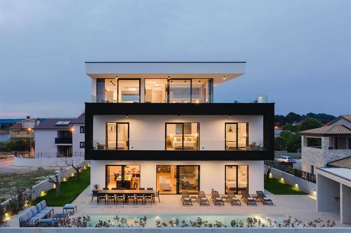 Ferienhaus für 14 Personen, mit Pool und Garten in Pula