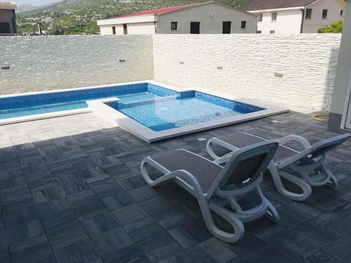 Ferienwohnung für 5 Personen, mit Garten und Pool sowie Ausblick - 1