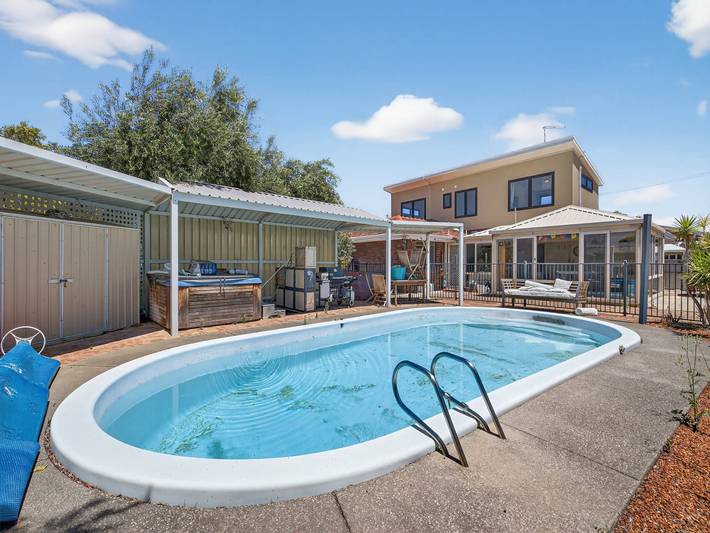 Holiday rental for 4 people, with pool and balcony/terrace, child-friendly in Perth