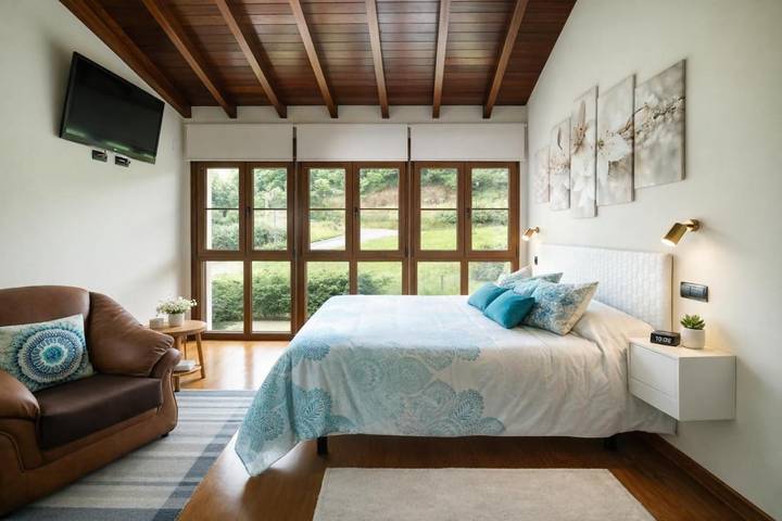 Casa rural para 8 personas, con Balcón y Terraza además de Jardín y Vistas en Andrín - 3