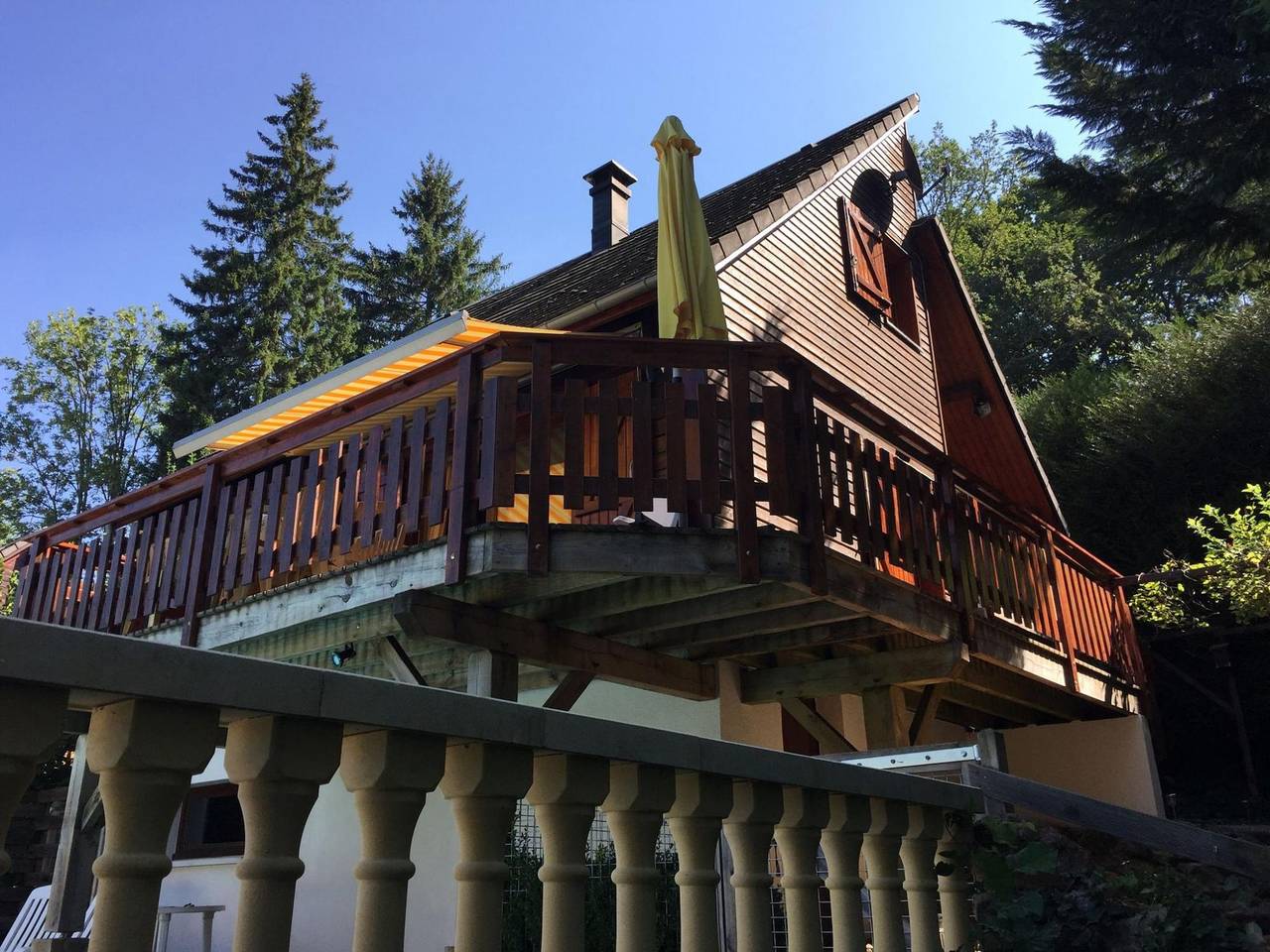 Cozy Holiday Home near Lake in Beaulieu in Beaulieu, Regionaler Naturpark Volcans d'Auvergne
