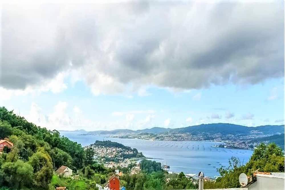 Holiday Home in Redondela with Sea Views in Redondela, Rías Baixas