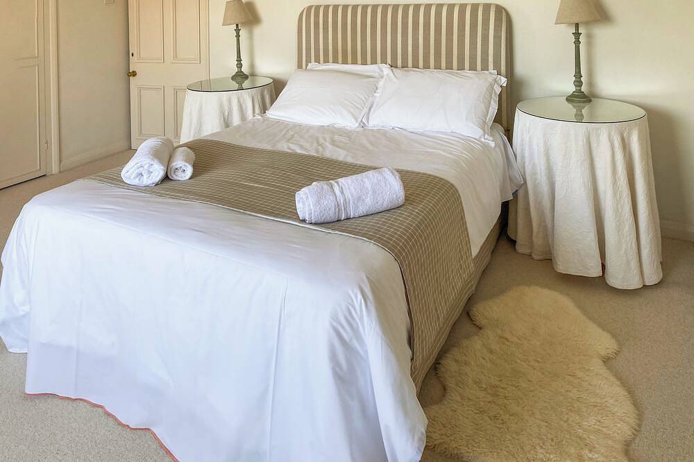 5 bedroom accommodation in Mullion in Mullion, Cornwall