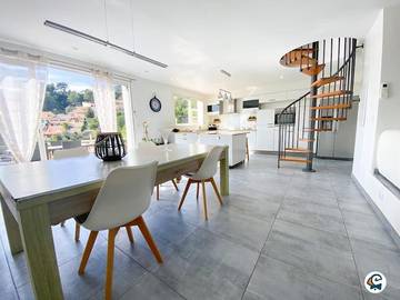 Cottage pour 8 personnes, avec jardin ainsi que vue et piscine à La Trinité