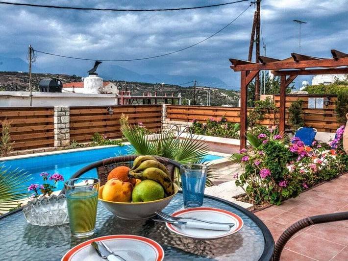 Ferienhaus für 5 Personen, mit Terrasse und Pool sowie Garten in Pitsidia - 2