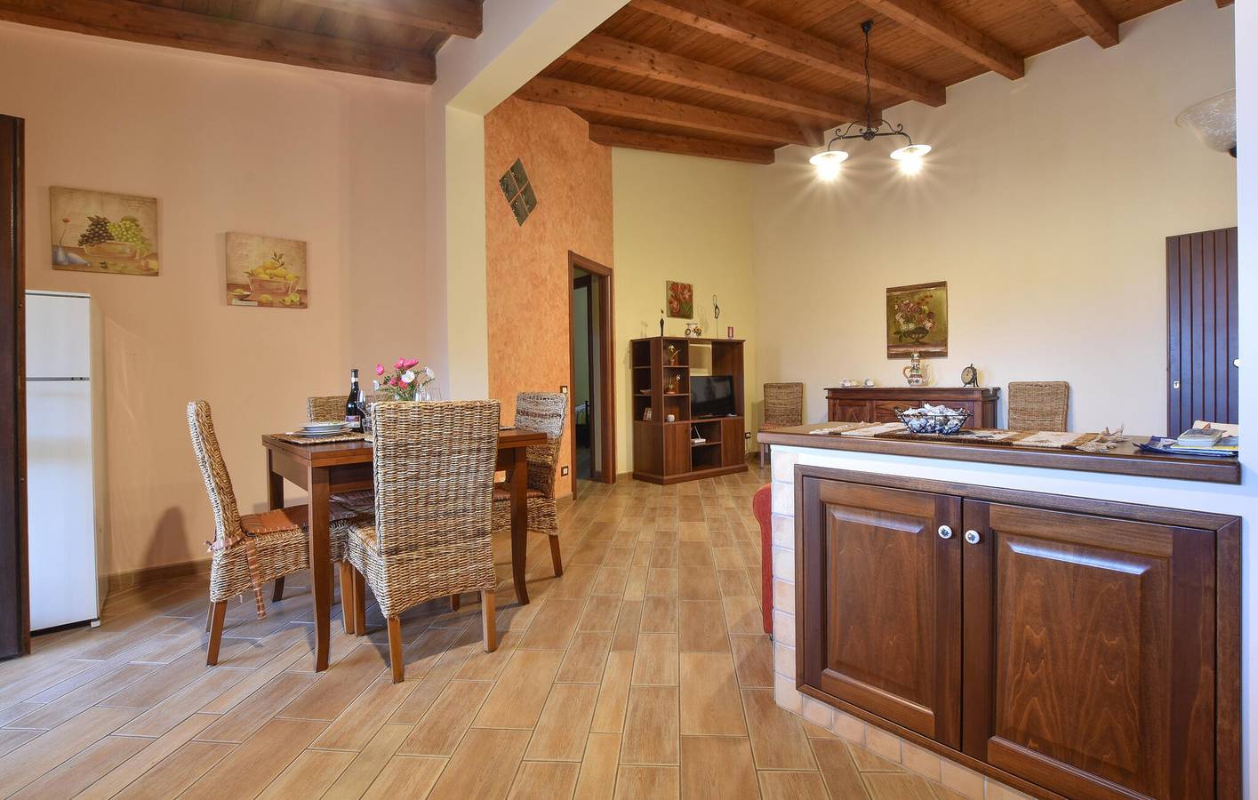 Geheel vakantieappartement, Gezellig appartement van 90 m² met uitzicht op zee, terras en wifi in Trappeto, Provincie Palermo