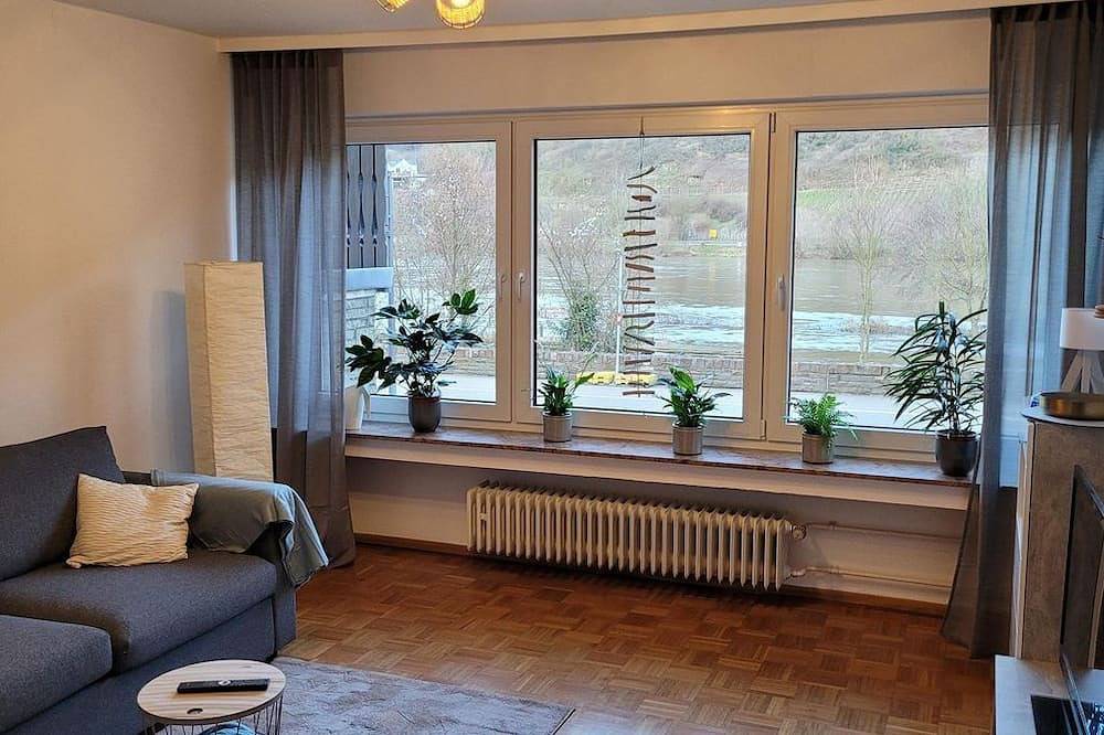 Ganze Wohnung, Ferienwohnung Löfer-Wasserblick - Ferienwohnung in Burg Eltz, Löf
