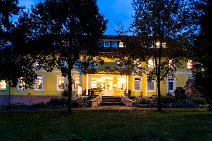 Ganze Ferienwohnung, Gutshof-Loft Sonnenschein in Klein Upahl, Naturpark Nossentiner/Schwinzer Heide