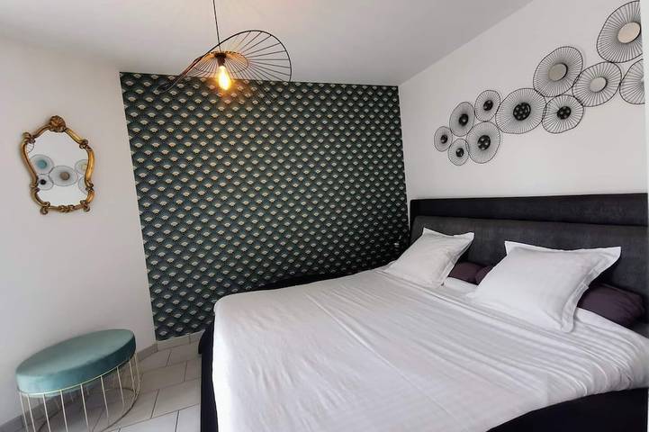 Location de vacances pour 8 personnes, avec terrasse et jardin à Saint-Médard-en-Jalles - 2