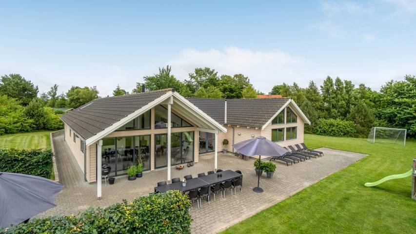 Ferienhaus für 18 Personen, mit Sauna und Garten sowie Terrasse in Tisvilde - 2