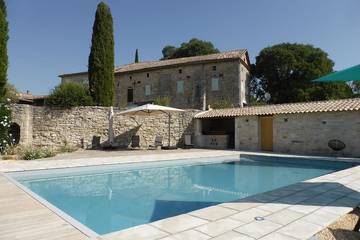 Gîte pour 4 personnes, avec terrasse ainsi que piscine et jardin à Saint-Jean-de-Maruéjols-et-Avéjan