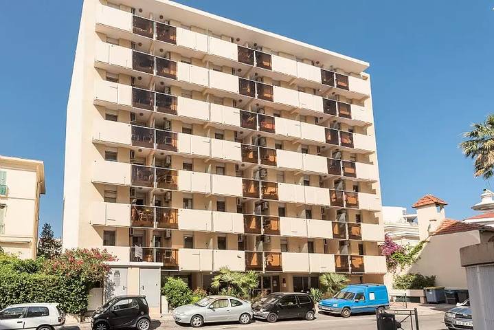 Gîte pour 4 personnes, avec Balcon et Vue dans Plage Beau Rivage Saint Raphael