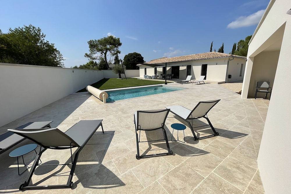 Villa with private pool, garden, near Uzès in Montaren-et-Saint-Médiers, Nimes und Umgebung