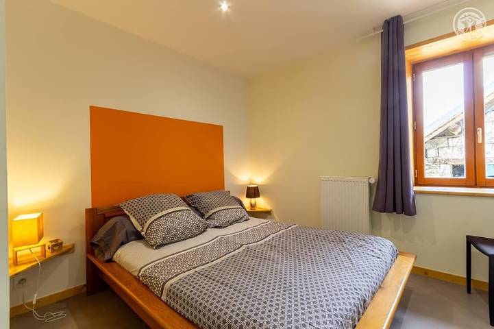 Location de vacances pour 6 personnes, avec terrasse dans Ayn - 3