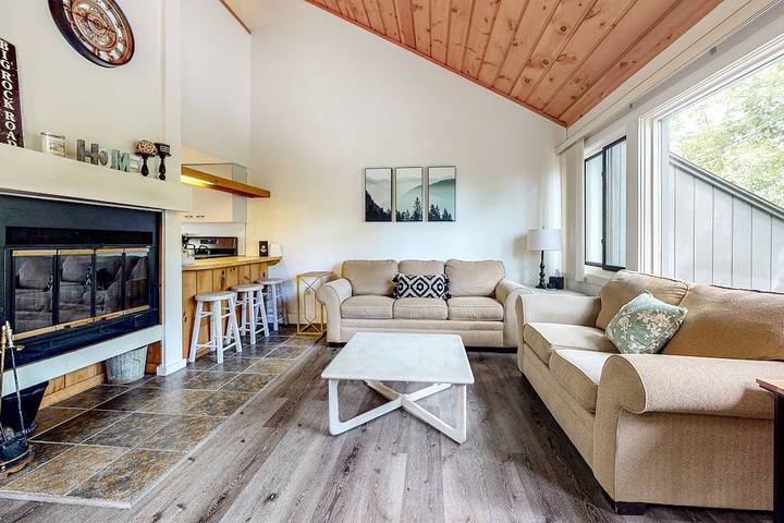 Ferienwohnung für 10 Personen, mit Pool und Whirlpool sowie Balkon - 1