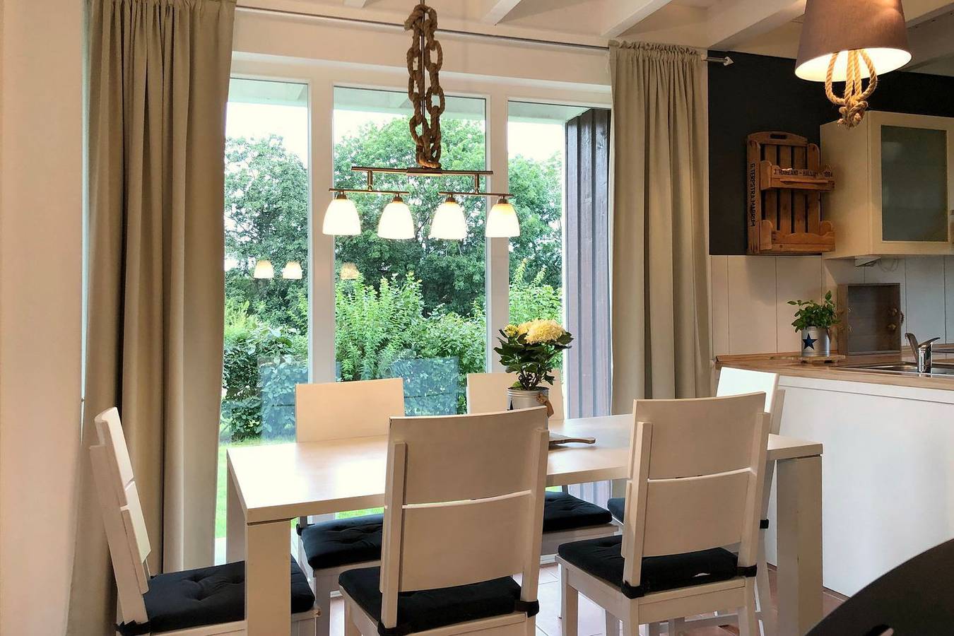 Top Ferienhaus am Deich, Terrasse, Balkon mit Meerblick, Sauna, Hot-Tub & Kamin! in Schillig Strand, Wangerland