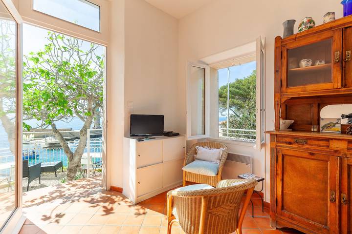 Appartement entier, Appartement 'L'Aiguade À Cassis' avec vue sur mer, terrasse privée et Wi-Fi in Cassis, Parc national des Calanques