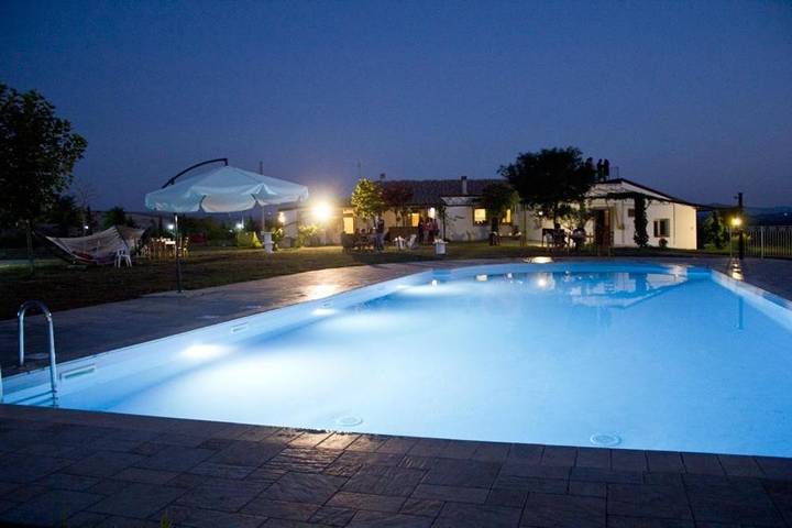 Location de vacances pour 10 personnes, avec piscine ainsi que jardin et vue, animaux acceptés à Irsina - 3