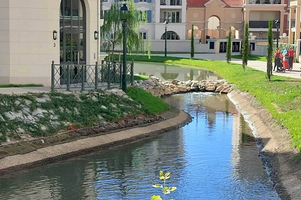 Appartement entier, Logement entier F2 meublé très lumineux et cosy- Le Plessis-Robinson, France in Le Plessis-Robinson, Hauts-de-Seine