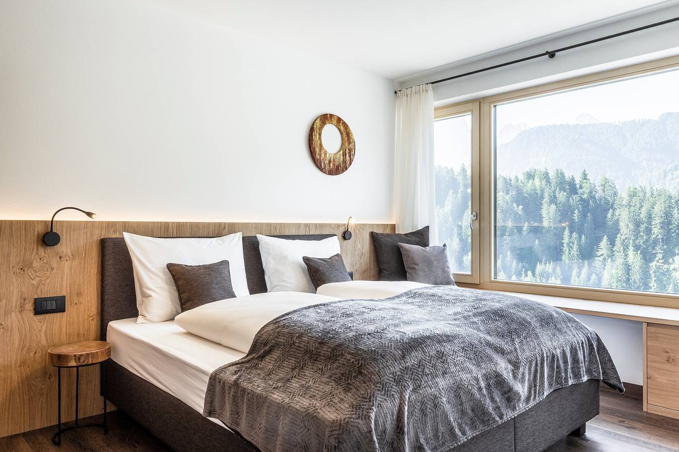 Ganze Wohnung, Moderne Ferienwohnung 'Ravison' mit Bergblick, Garten und Wlan in St. Ulrich in Gröden, Dolomiti Superski