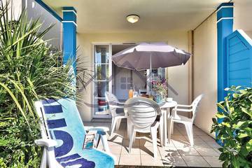 Location de vacances pour 3 personnes, avec piscine ainsi que terrasse et jardin dans Plage de Grève Blanche (Guilvinec)