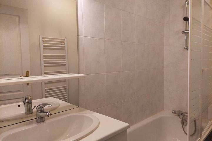 Gîte pour 2 personnes, avec balcon dans Casino De Brides Les Bains - 3