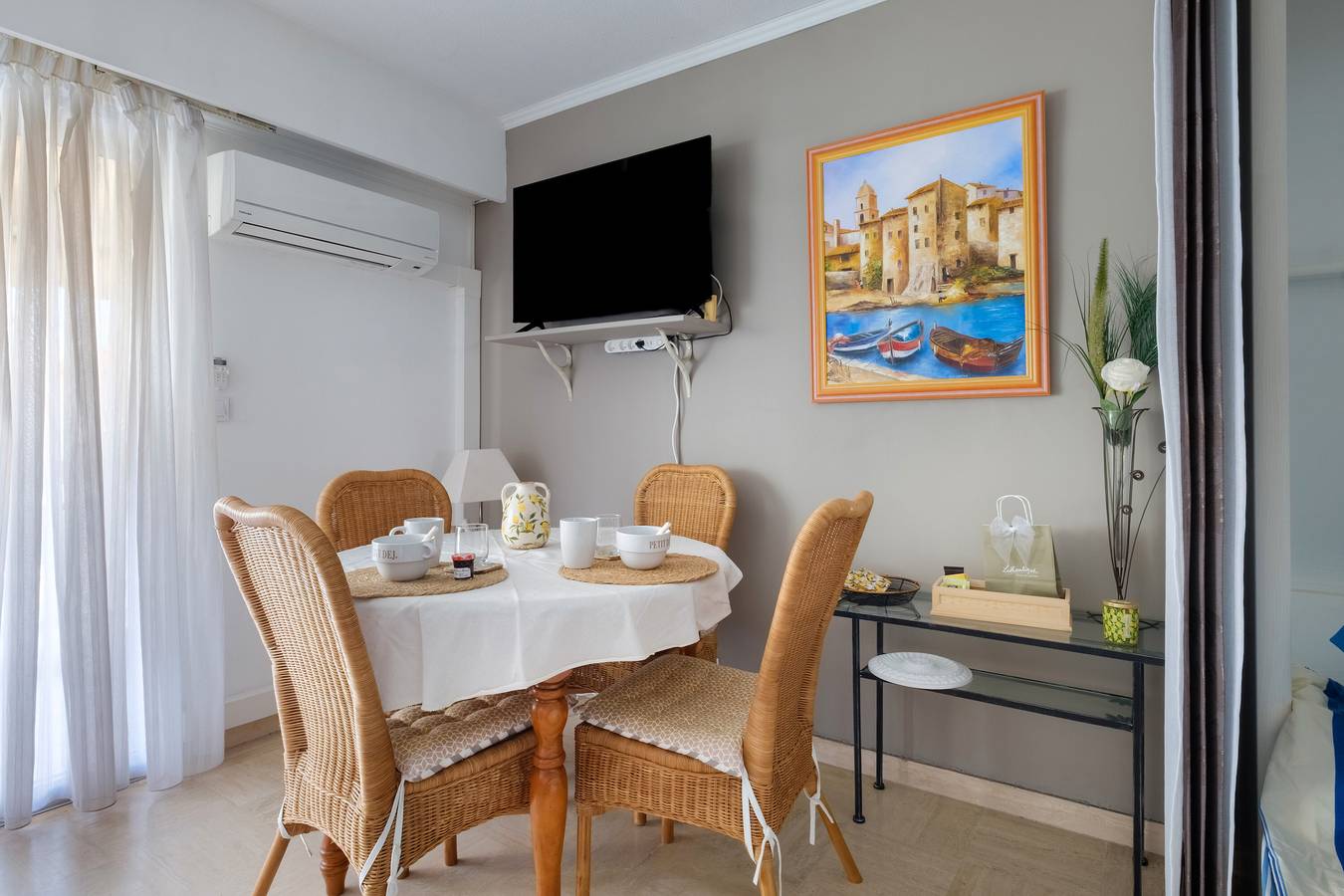 Ganzes Studio, Studio 'Bellevue Cannes' mit Bergblick, Gemeinschaftspool und Klimaanlage in Cannes, Cannes und Umgebung
