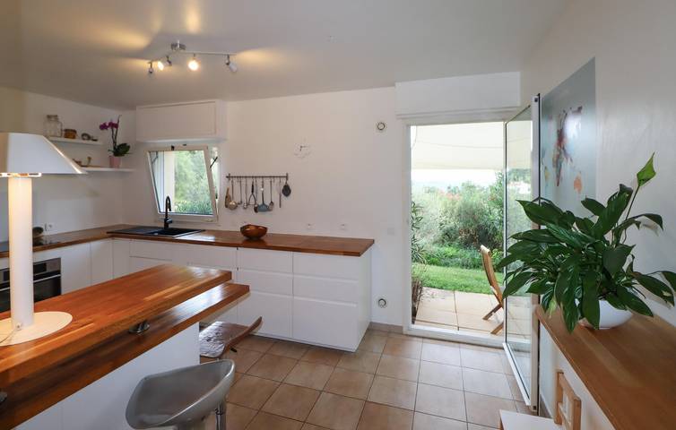 Opio Retreat: 200 m² großes Apartment mit Pool und Terrasse in Châteauneuf-Grasse, Mittelmeerküste (Frankreich)