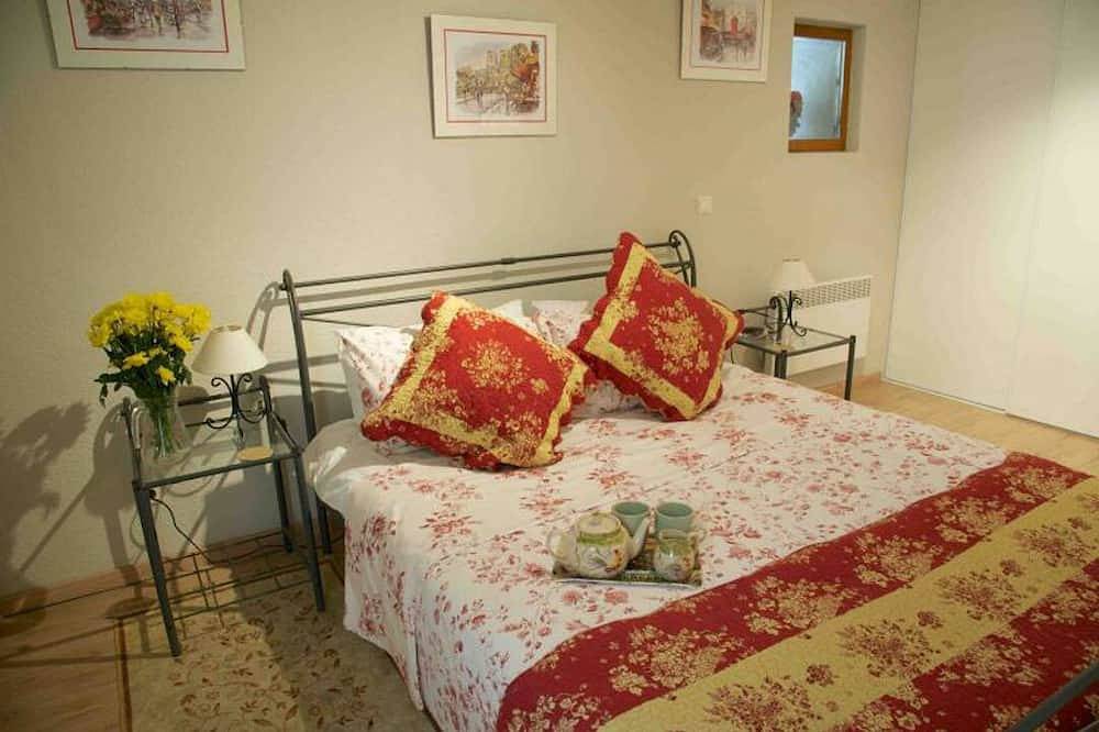 Maison Anis, 3 Bedrooms, Sleeps 6 - Great views of Mount Canigou! in Marquixanes, Région de Prades