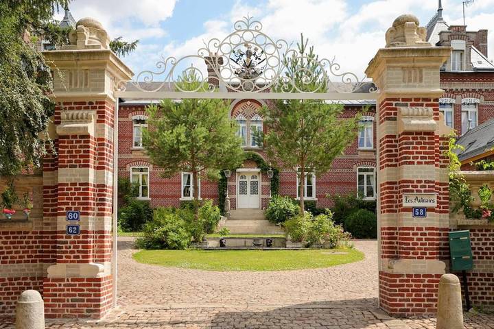 Location de vacances pour 9 personnes, avec jardin dans Bavelincourt