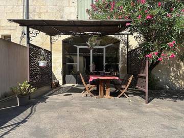 Gîte pour 4 personnes, avec jardin et piscine à Bellegarde