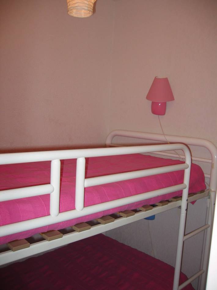 Gîte pour 6 personnes, avec piscine, adapté aux familles dans La Coudoulière