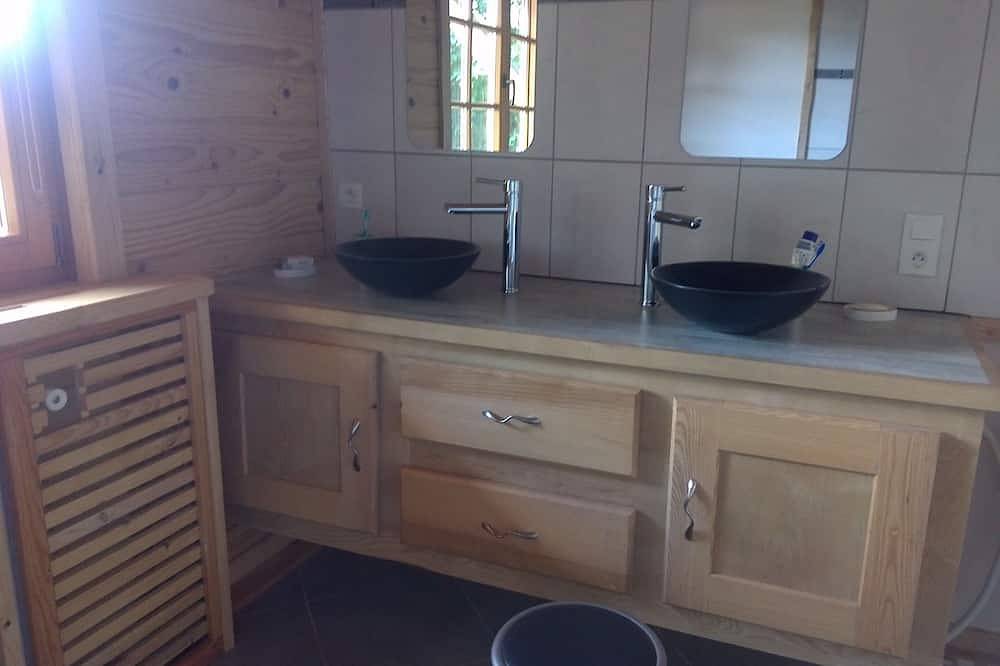 Chalet  très confortable dans un cadre très nature. in Raves, Saint-Dié-des-Vosges