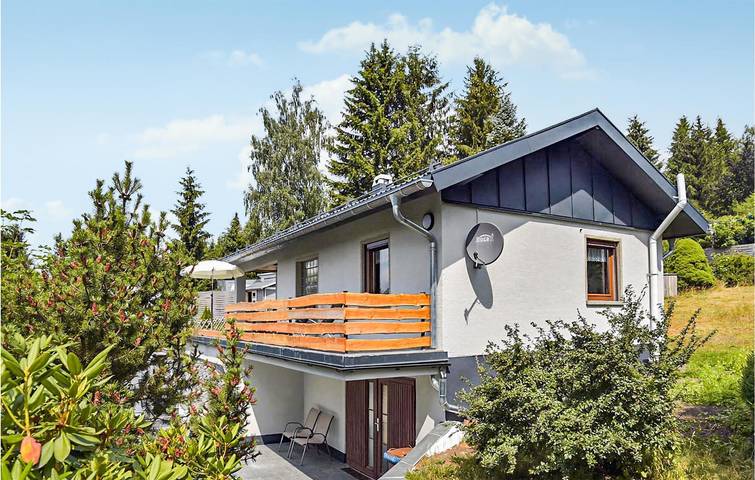 Ferienhaus für 4 Personen, mit Terrasse und Garten sowie Sauna in Suhl