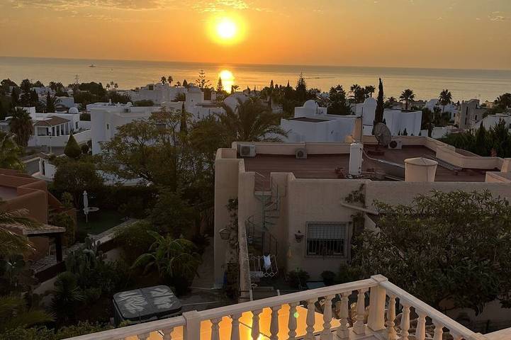 Villa for 10 people, with balcony and garden in Mojácar