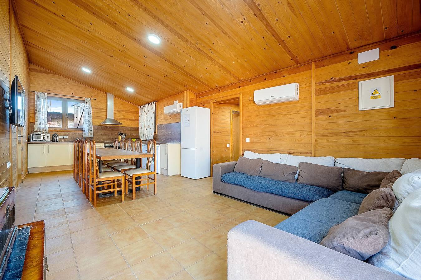 Casa de vacaciones "Faro" con piscina, jardín y Wi-Fi in Tierras del Ebro, Delta del Ebro