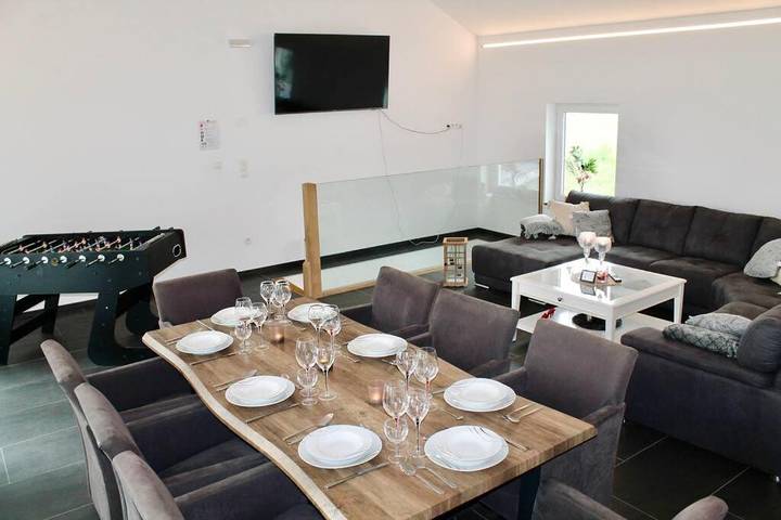 Location de vacances pour 8 personnes, avec vue et terrasse, animaux acceptés à Amblève - 2