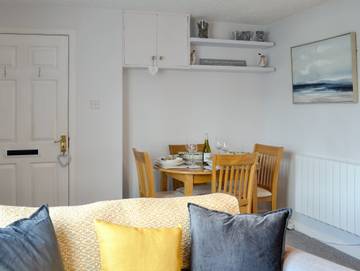 Holiday Home for 3 People in Gatehouse of Fleet, Dumfries and Galloway, Photo 2