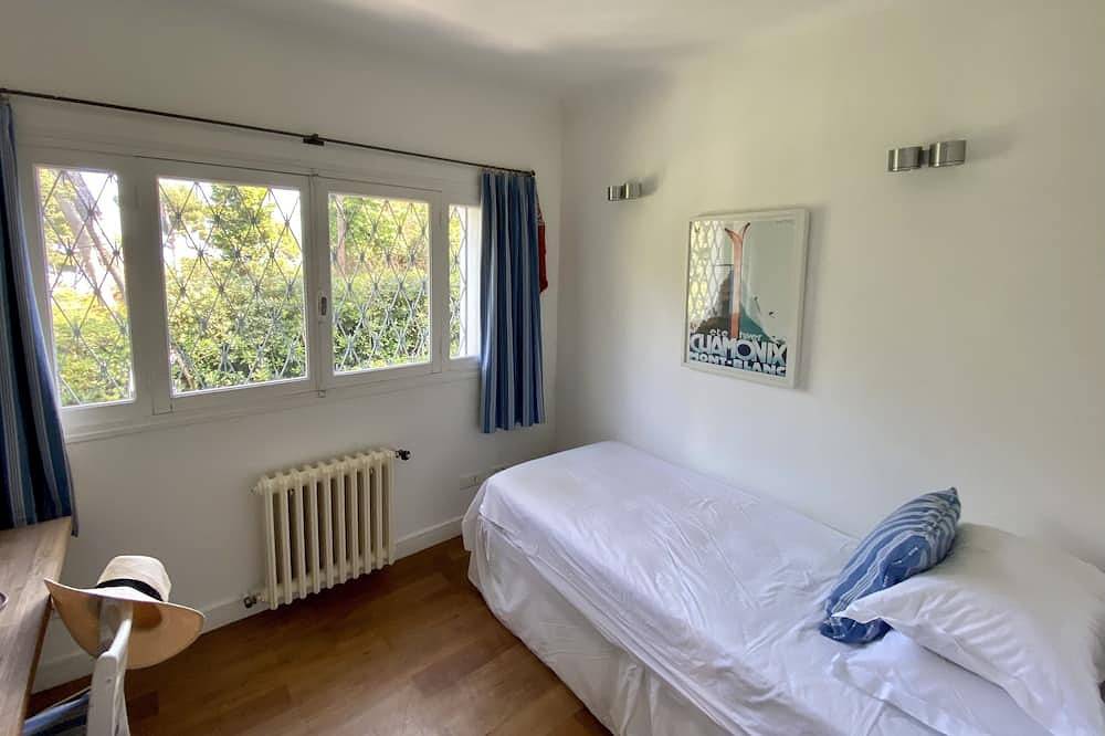 Villa moderne au coeur du Cap d'Antibes in Antibes, Côte méditerranéenne (France)