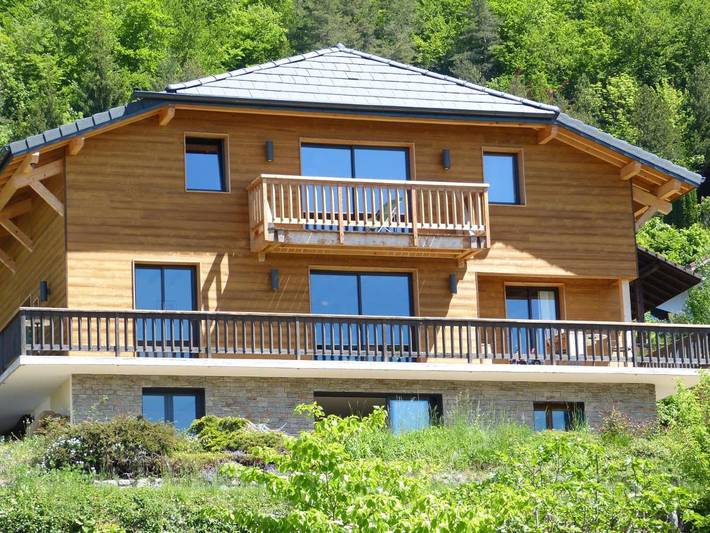 Chambre d’hôte pour 2 personnes, avec Terrasse ainsi que Jardin et Vue sur le Lac d'Annecy